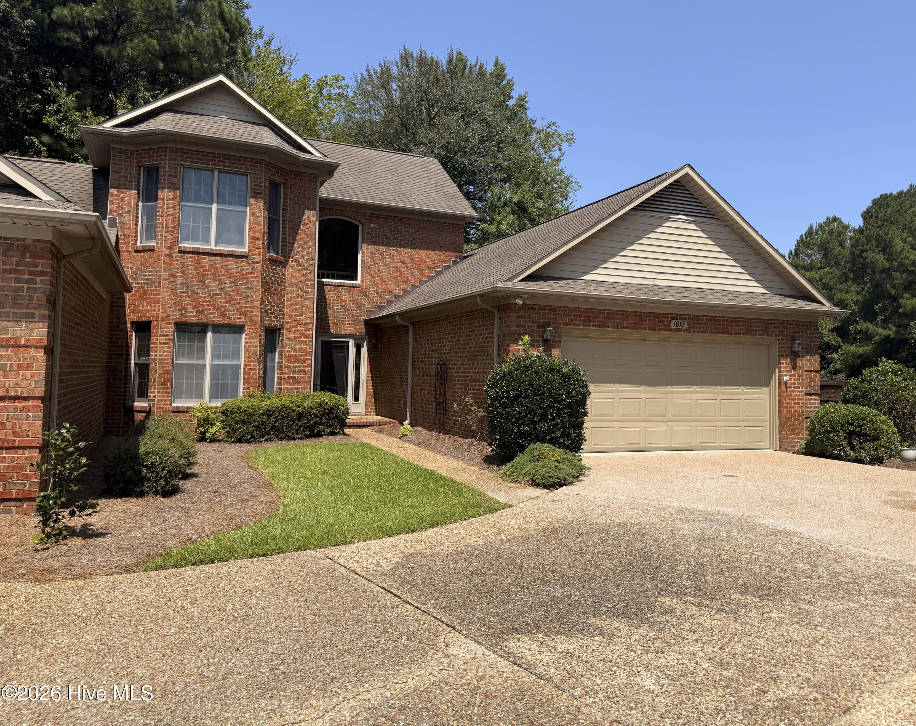 1010 Devonshire Drive – photo 1