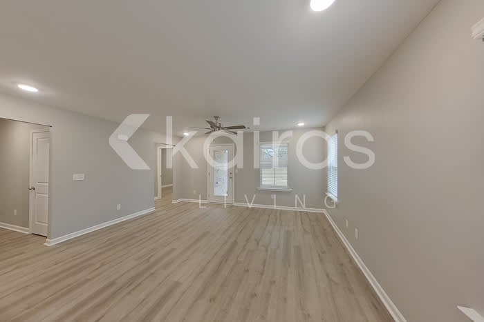 102 Denise Drive – photo 2