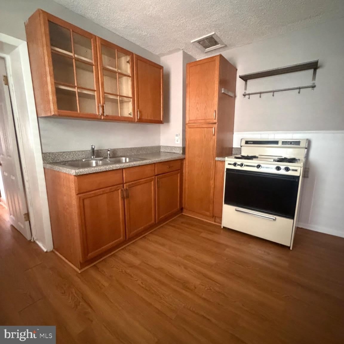 242 S CARROLL Street – photo 2