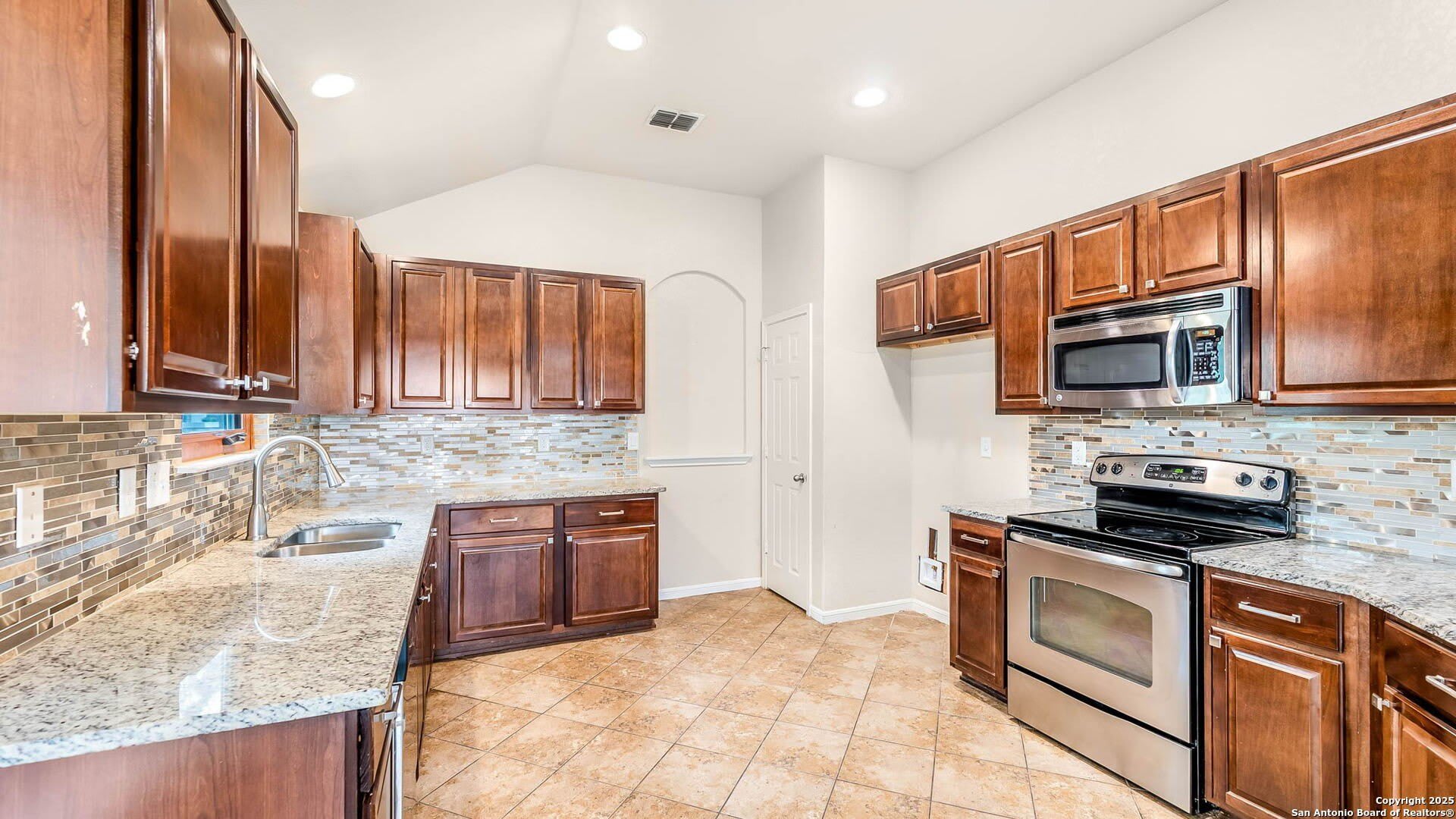 7951 Brinson – photo 2