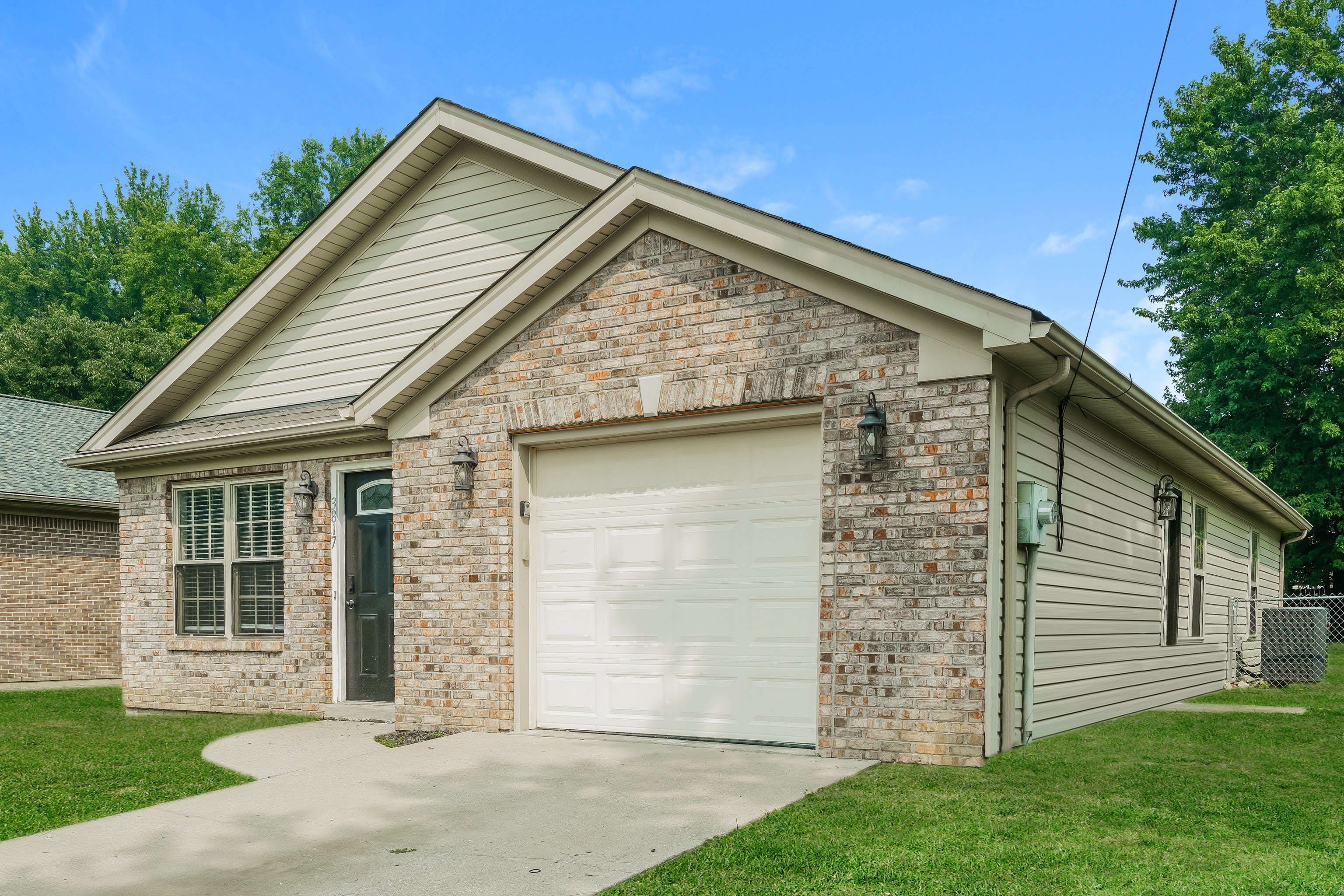 3817 Fiske Avenue – photo 3