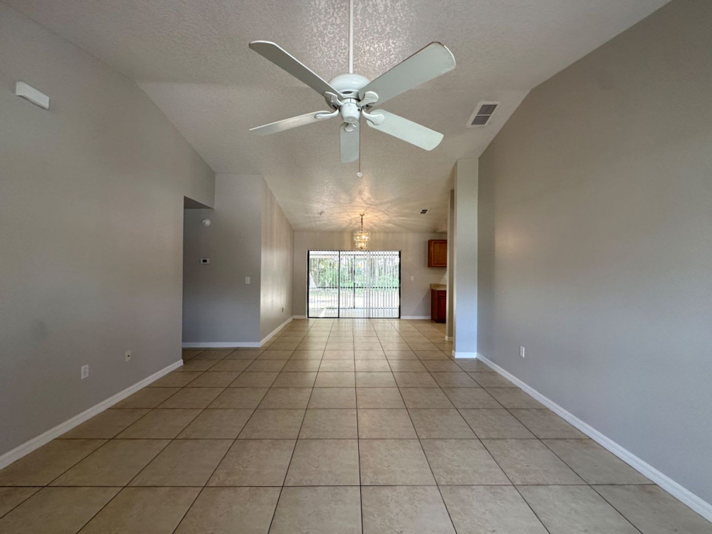 Spacious 4-Bedroom Retreat in Poinciana – Now at a Reduced Price! – photo 4