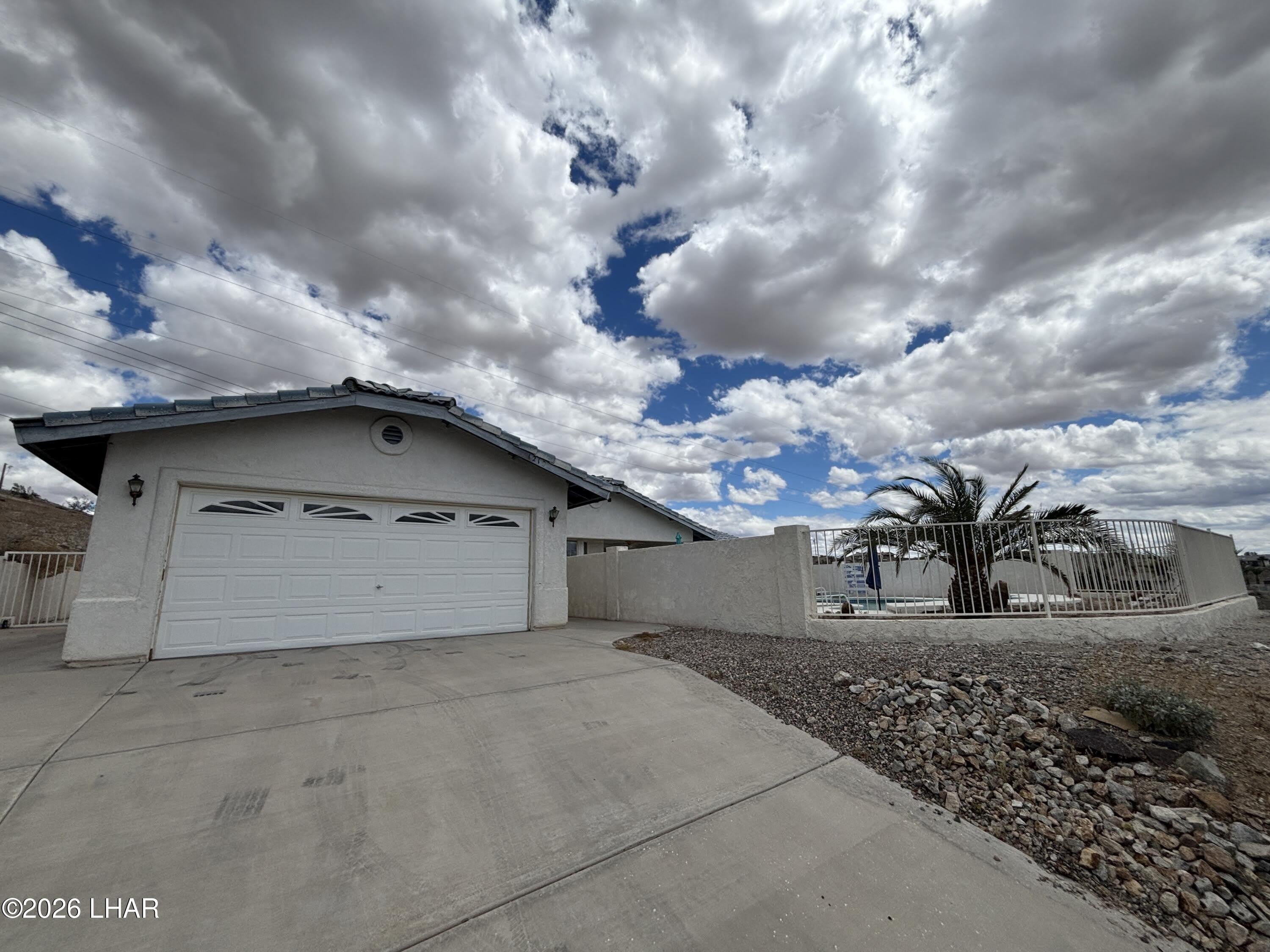 1210 Palmas Dr – photo 1