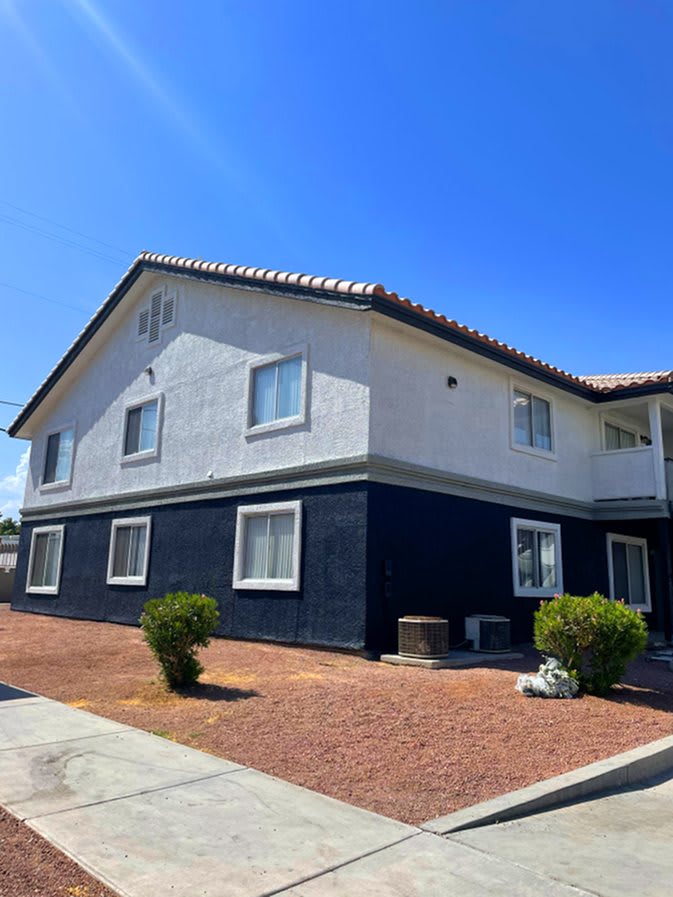 Portola Del Sol Apartment Homes – photo 2
