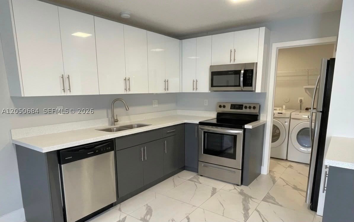 1370 NW 3rd St – photo 2