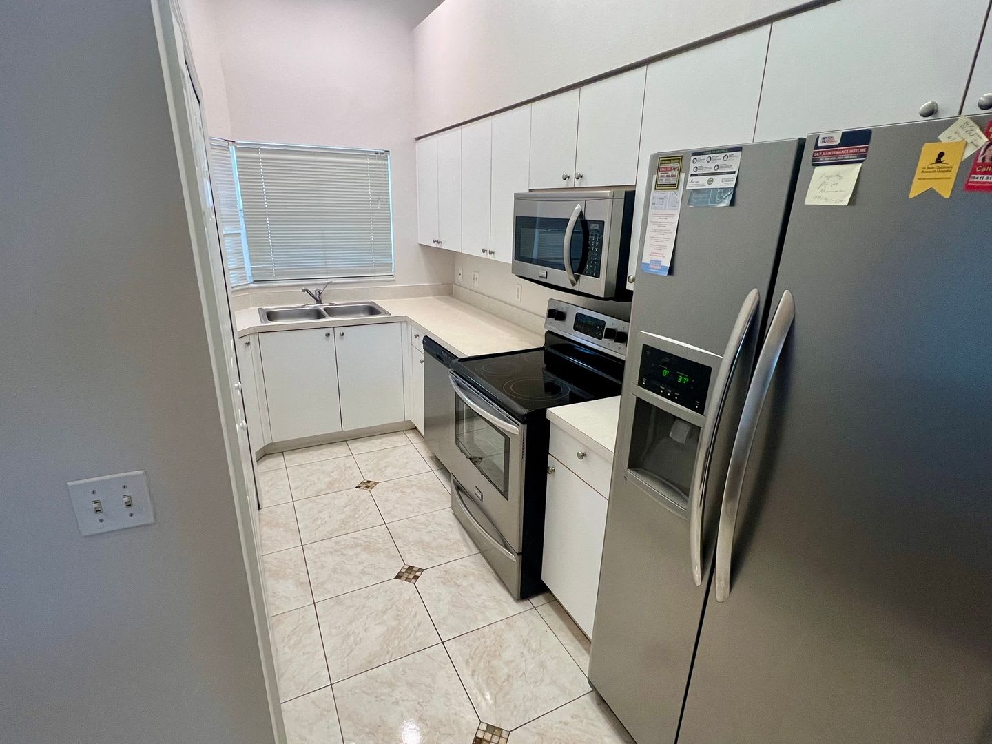 Plaza De Flores Gem: 2BR/2BA Sarasota Condo with Premium Amenities – photo 3