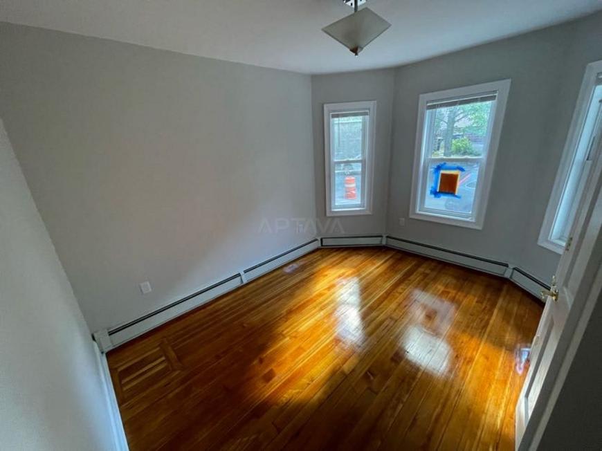 19 Harold St. – photo 4