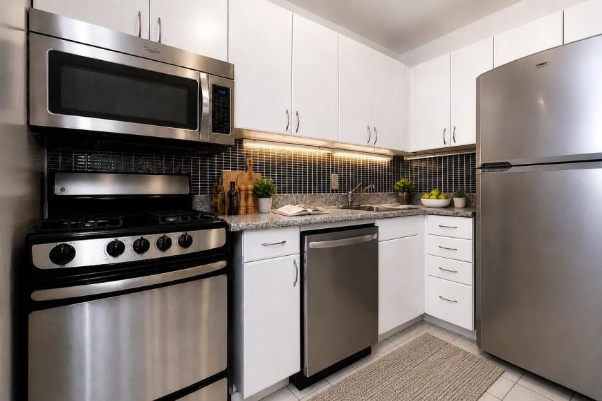 460 West 20Th Street – photo 3