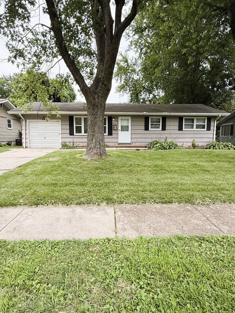 3 Bed 1 Bath Ferguson Park Like Back Yard – photo 1