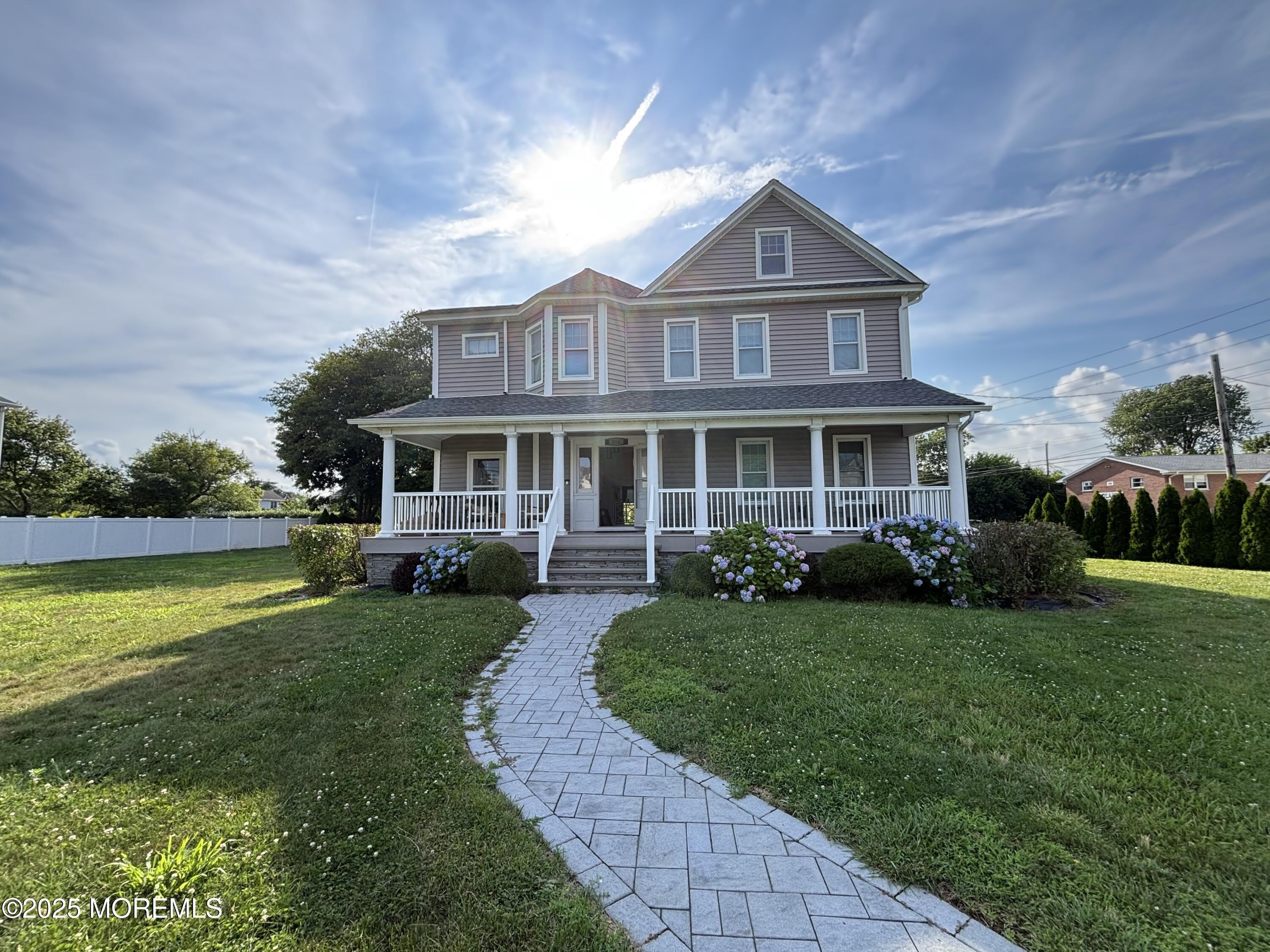 516 2nd Avenue – photo 1
