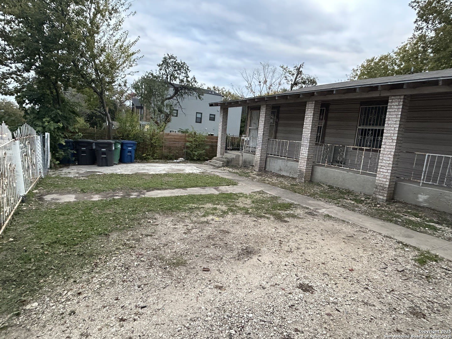 1216 GARDINA ST – photo 1