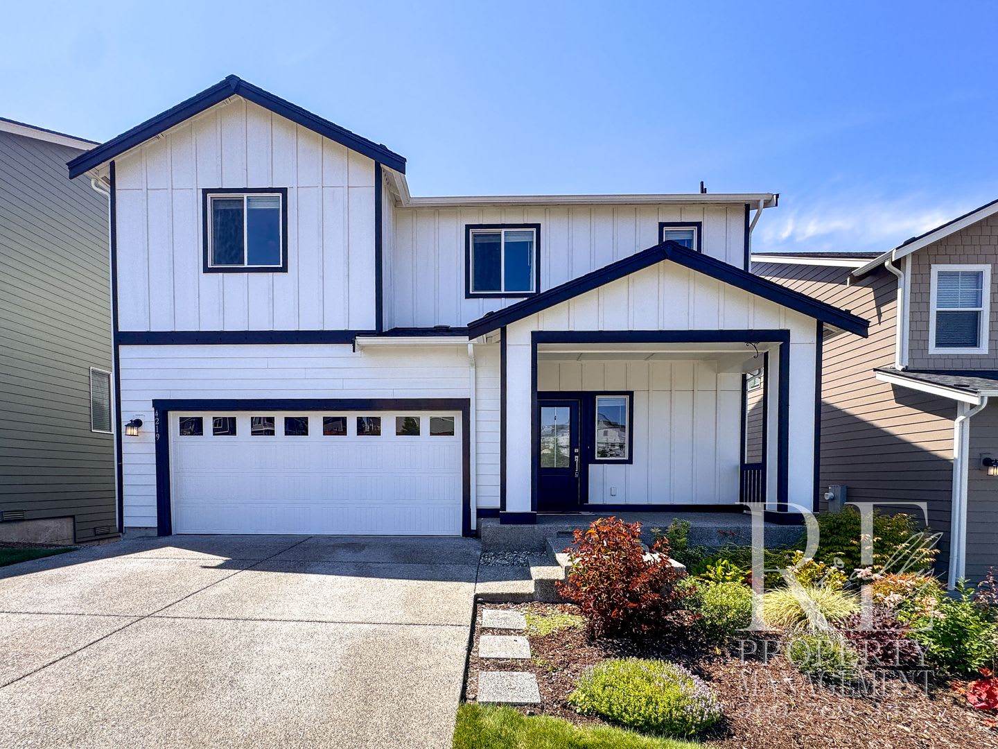 Spacious 5 Bedroom Home With Modern Layout Natural Light Park Access – photo 1