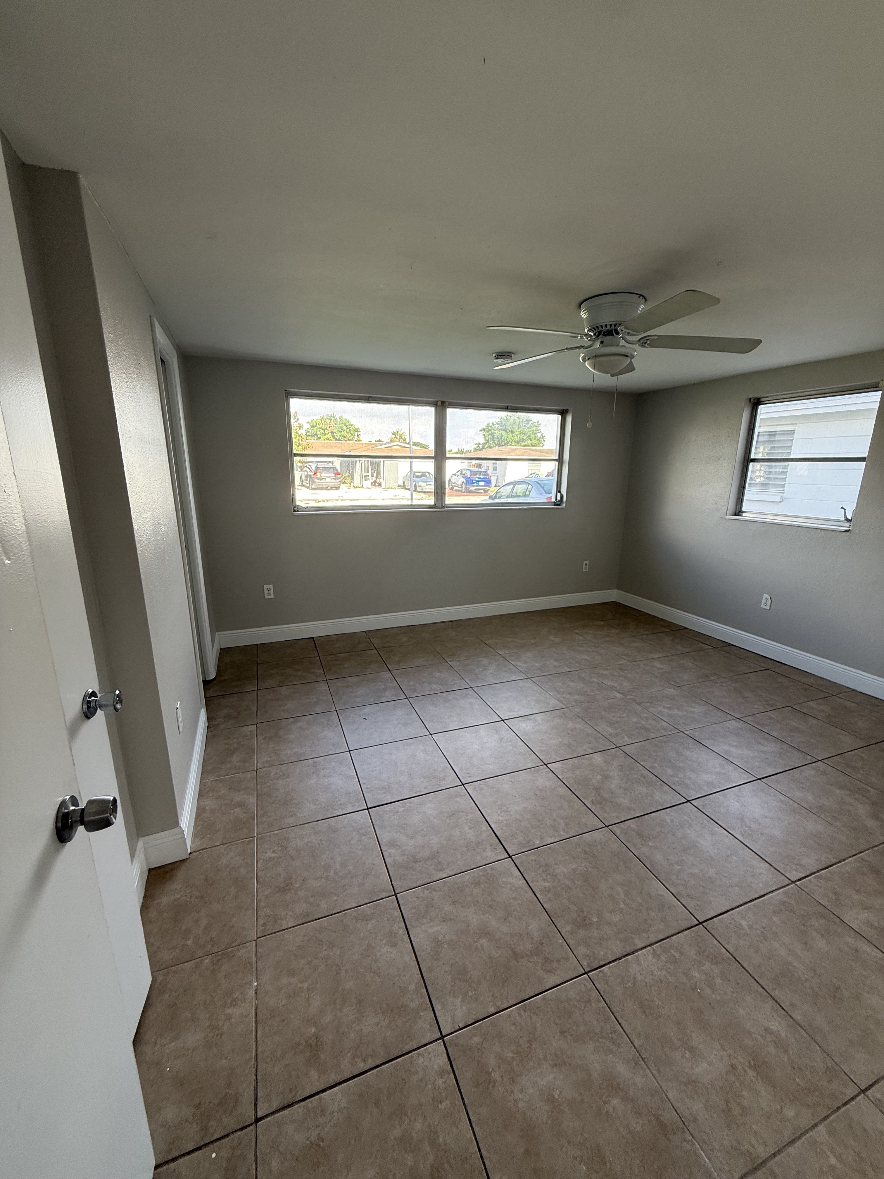 4624 Durney St – photo 4