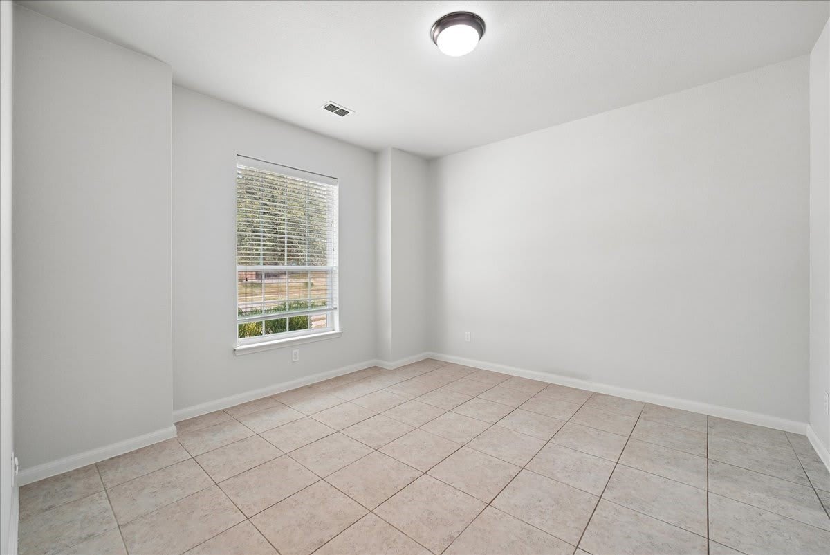 411 Winchester Drive – photo 5