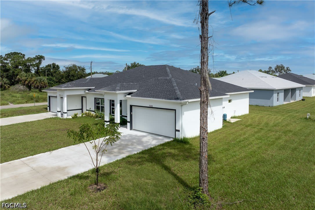 702 Broadway Avenue – photo 1