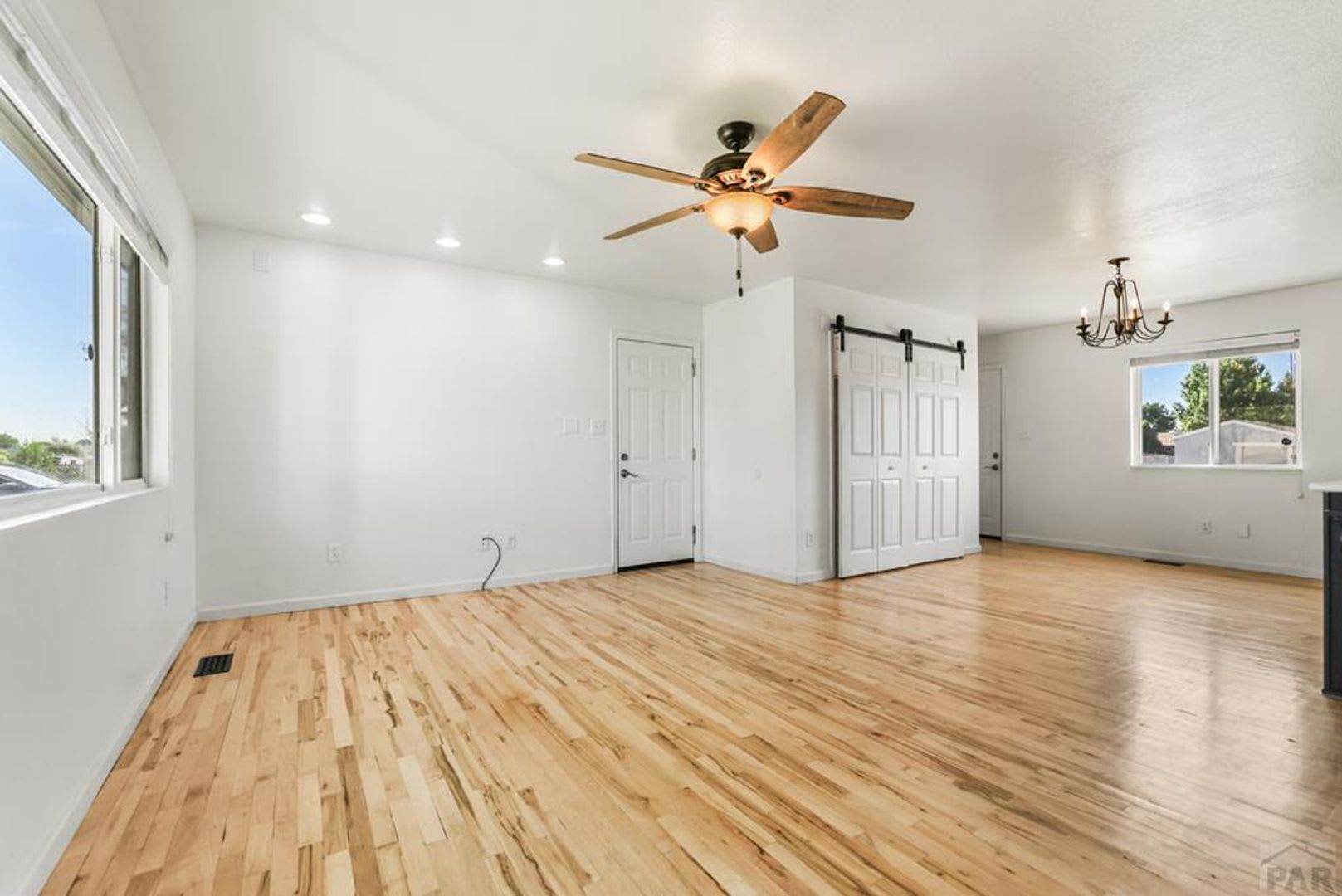 All Prospective Tenants Must Submit A 58 Non Refundable Application Fee Per Applicant Online And Be Pre Qualified Prior To Any Showings – photo 4
