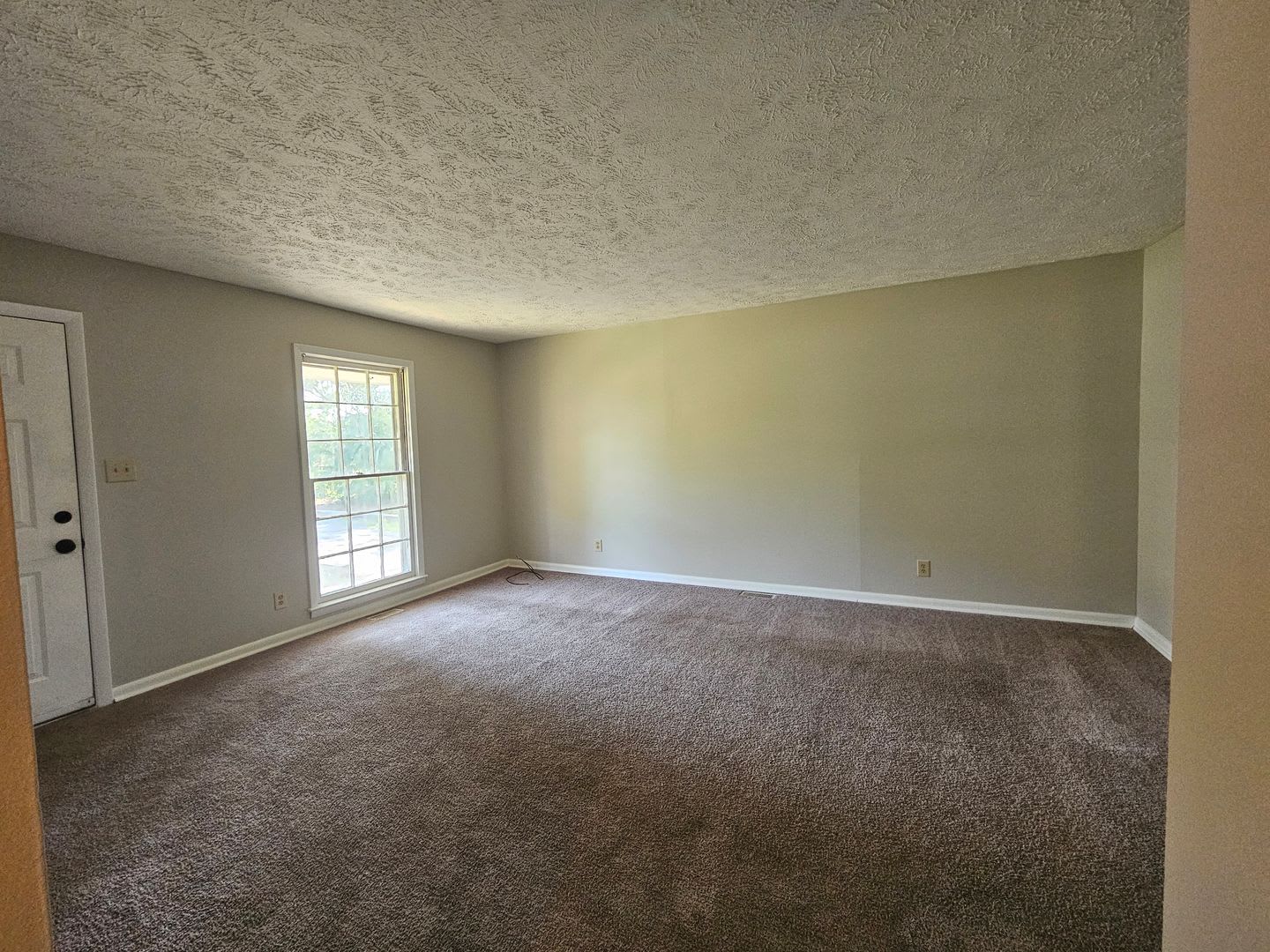 NEW LISTING!!!!! – photo 2
