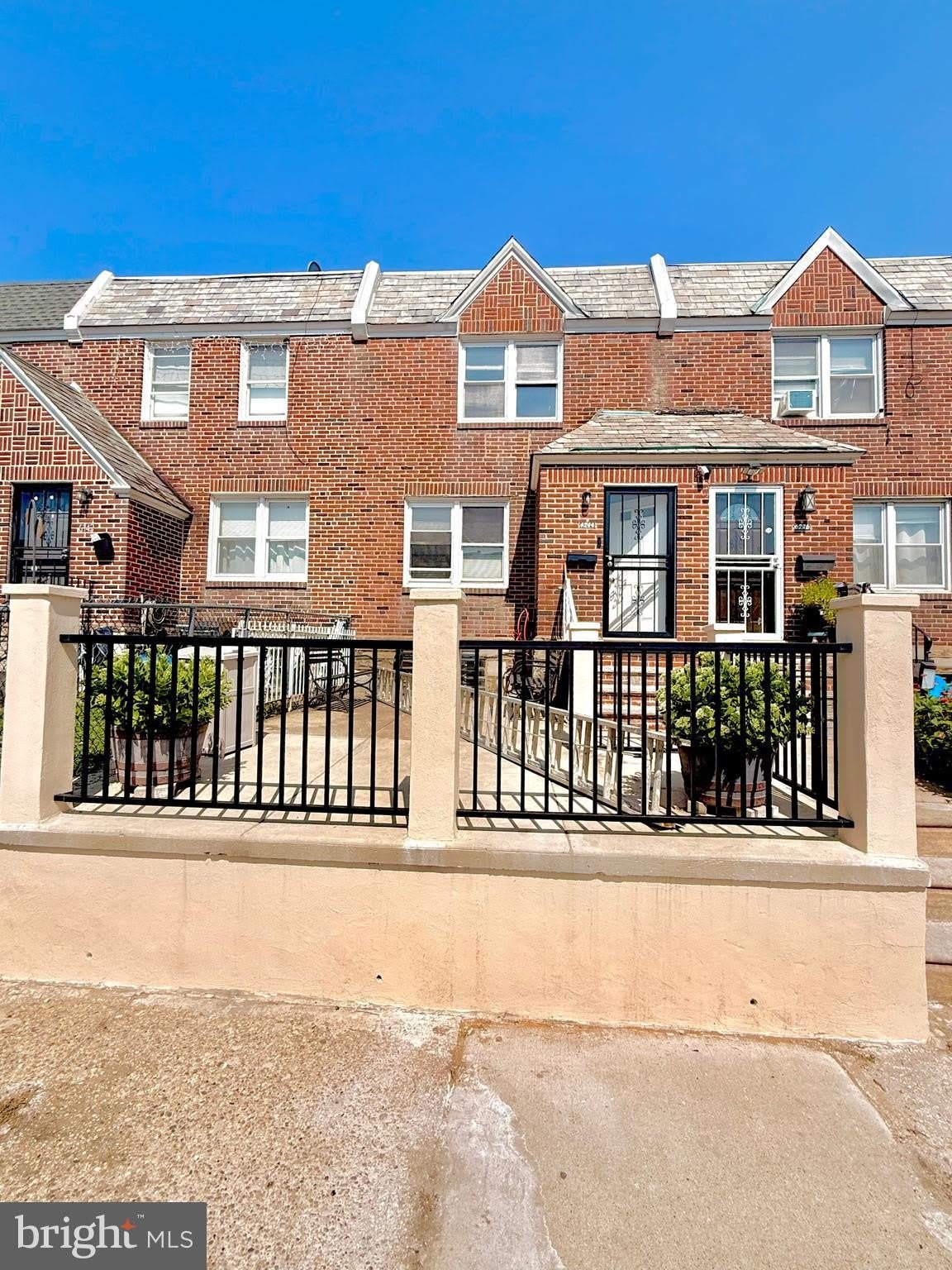 6744 EASTWOOD Street – photo 1