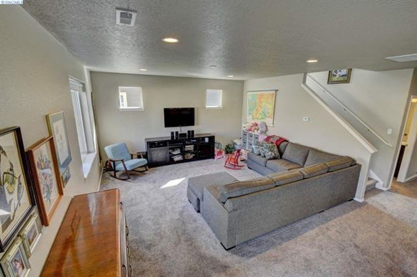 Immaculant 4BD/2.5BA Single Family Home on Sunnyside Hill – photo 3