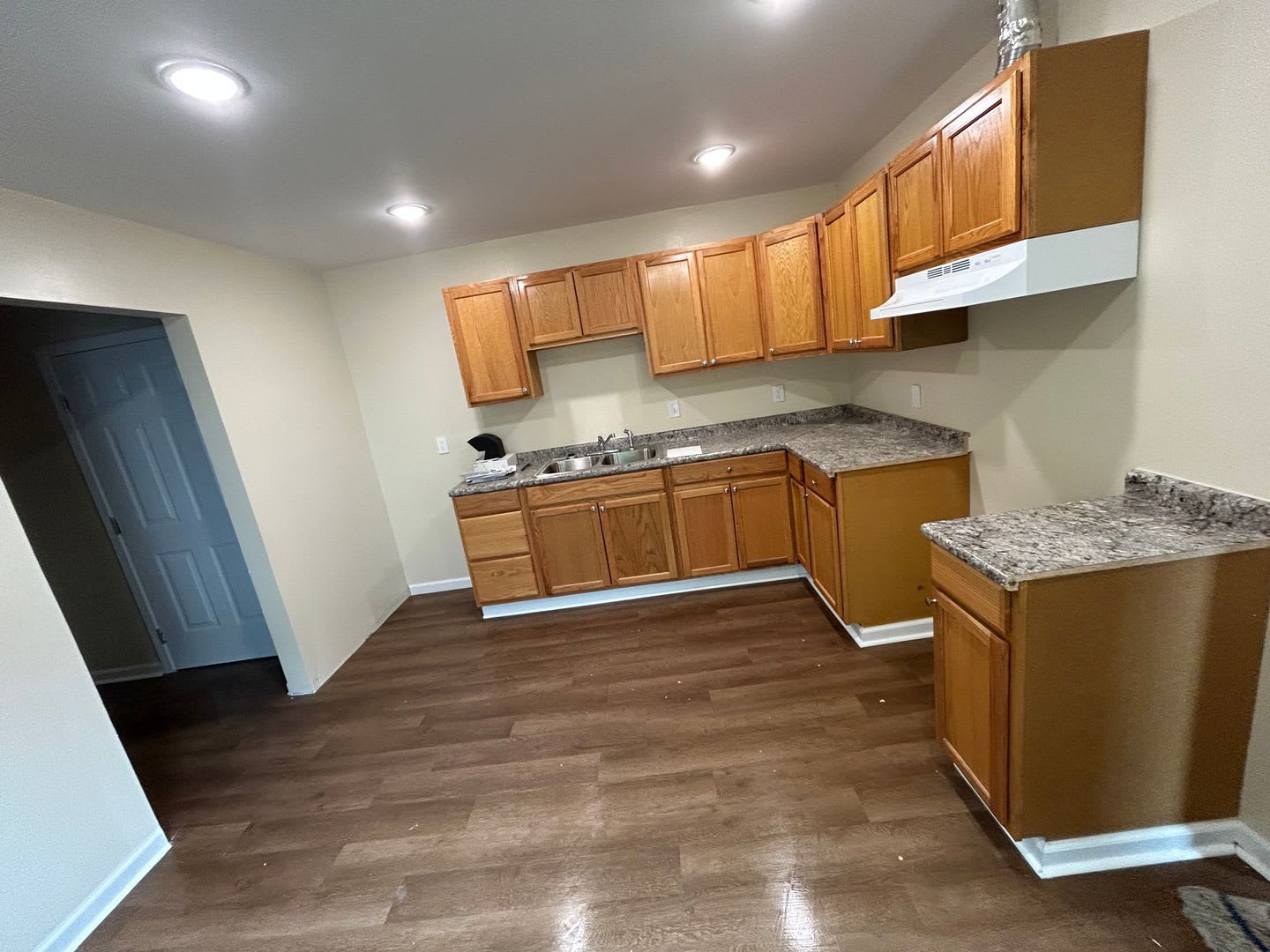 4 Bedroom Available 2 Bathroom Home – photo 4