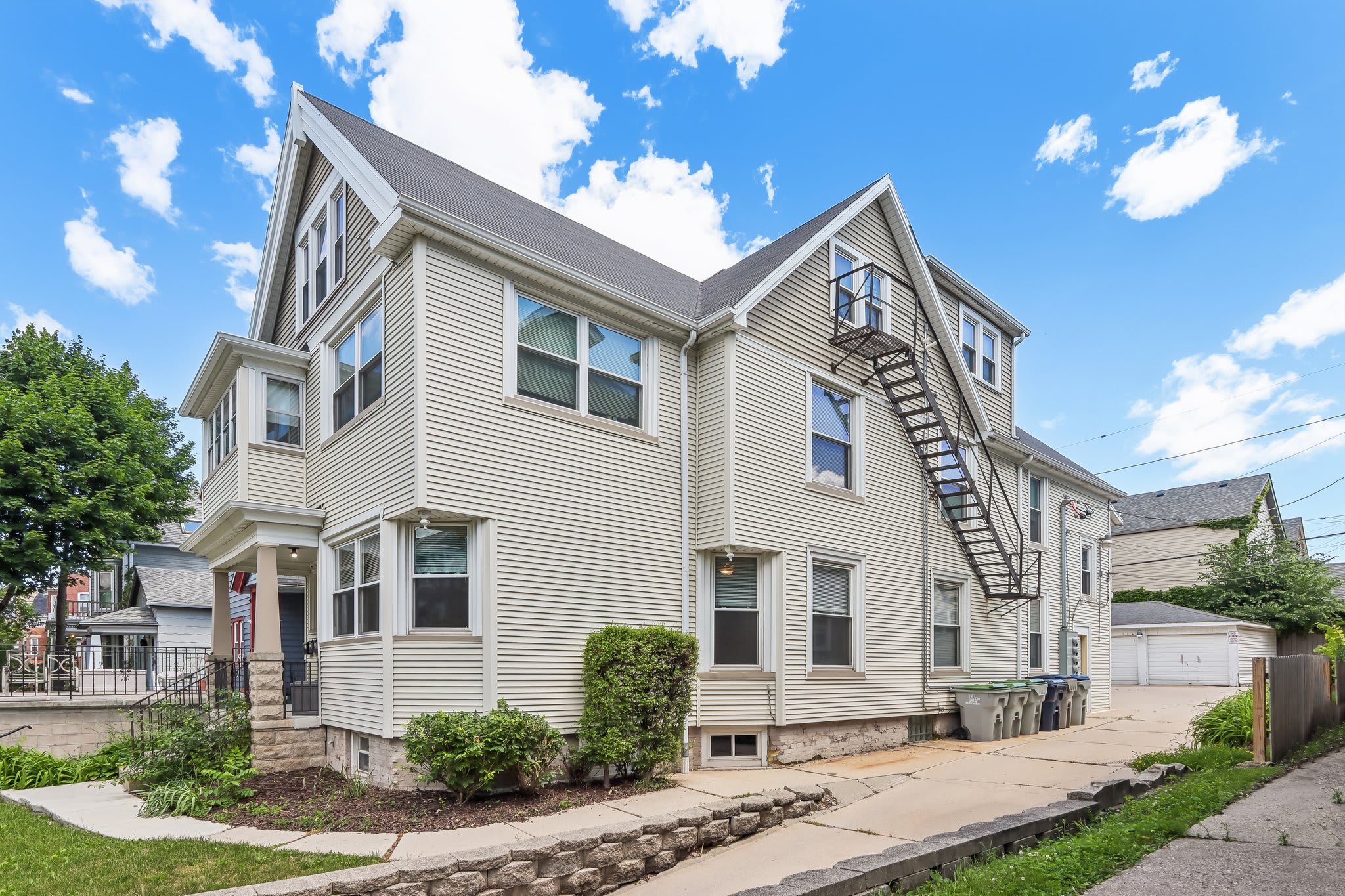 1660 N Marshall St – photo 4