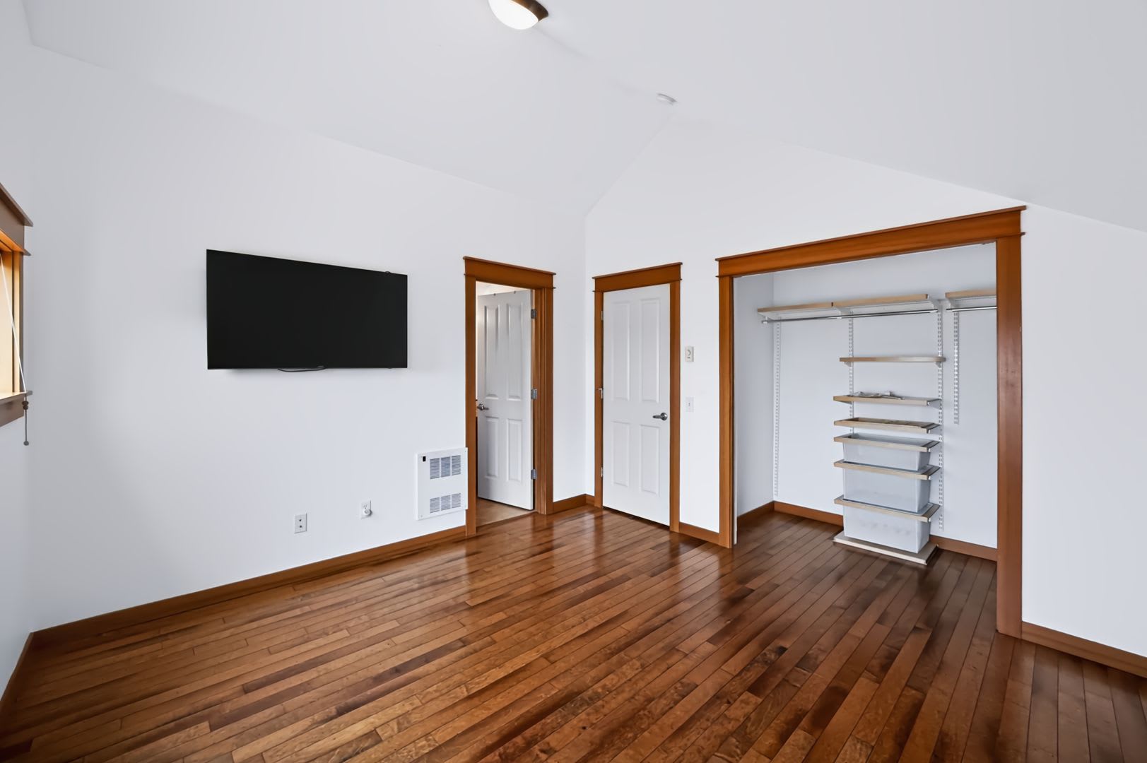 Spacious 2-Bedroom, 2.5-Bath Home in West Seattle with Garage! – photo 5