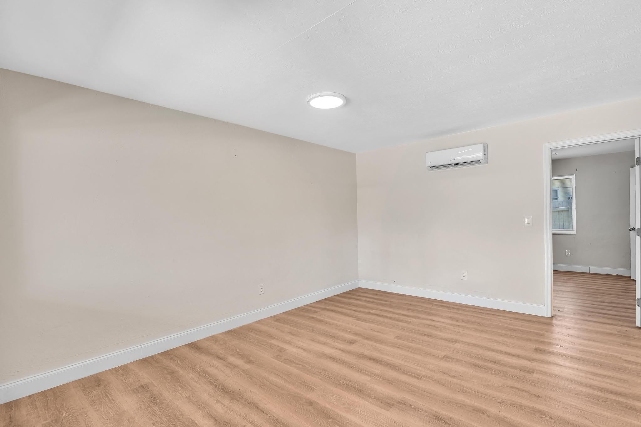 800 MOFFETT Street – photo 4