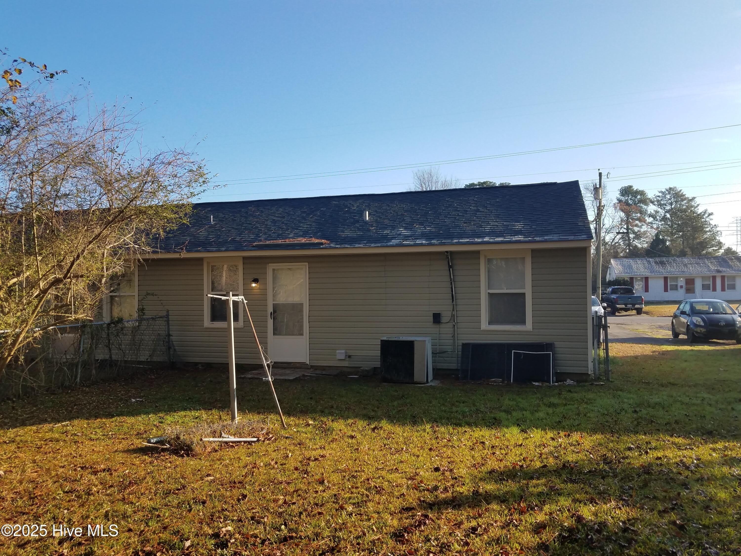 1217 Davis Street – photo 2