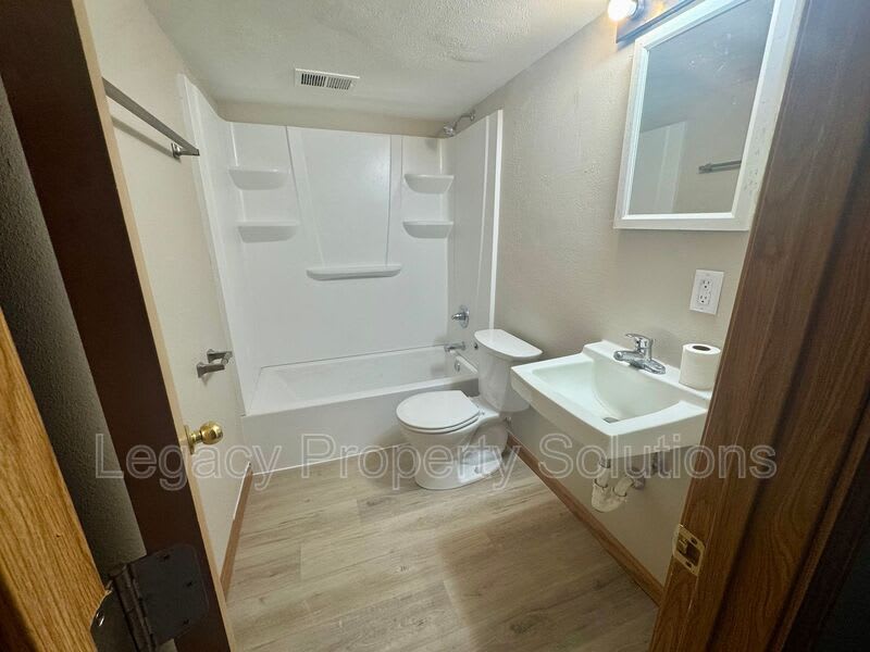 515 S 9th St – photo 5