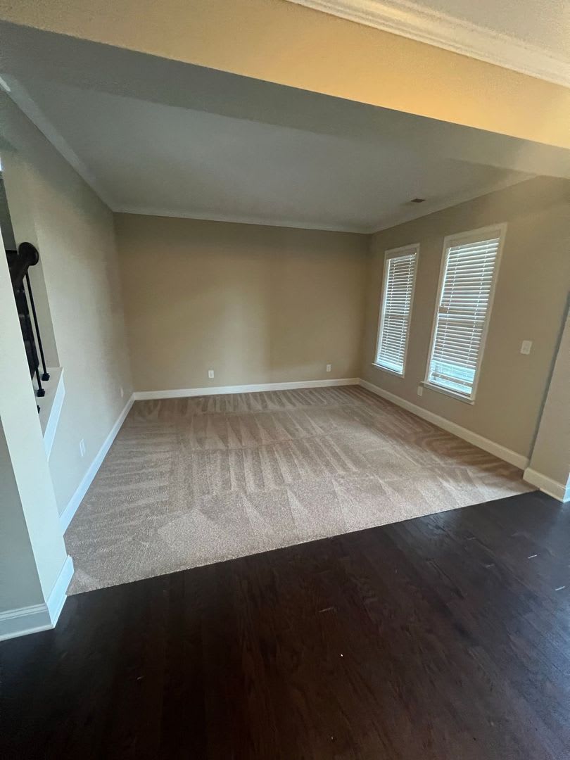 Now Ready! Amazing 5 bedroom house with 3 full bathrooms! – photo 3