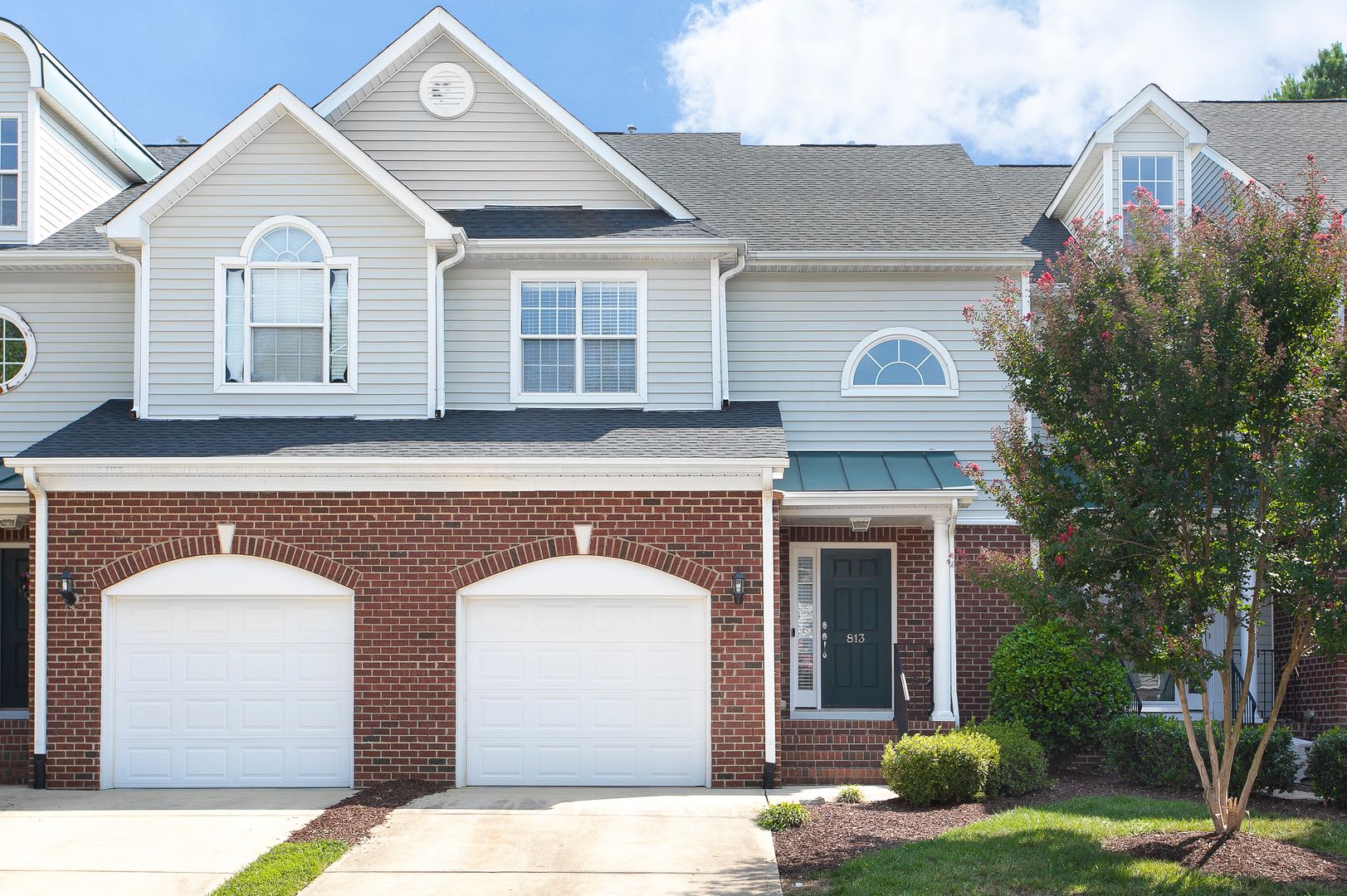 Beautiful 3 Bedroom/ 2.5 Bath Townhome in Northern Durham! Available Now! – photo 1