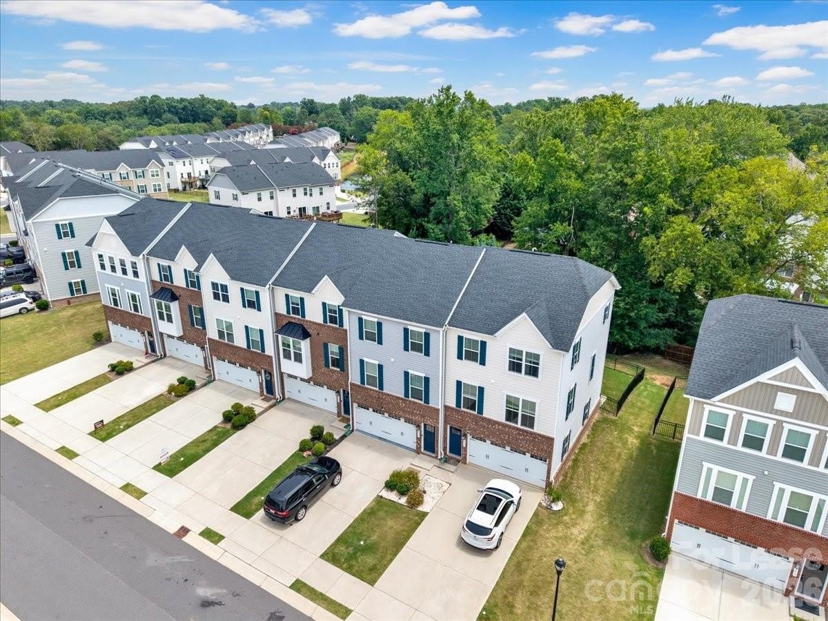 2611 Grantham Place Drive – photo 3