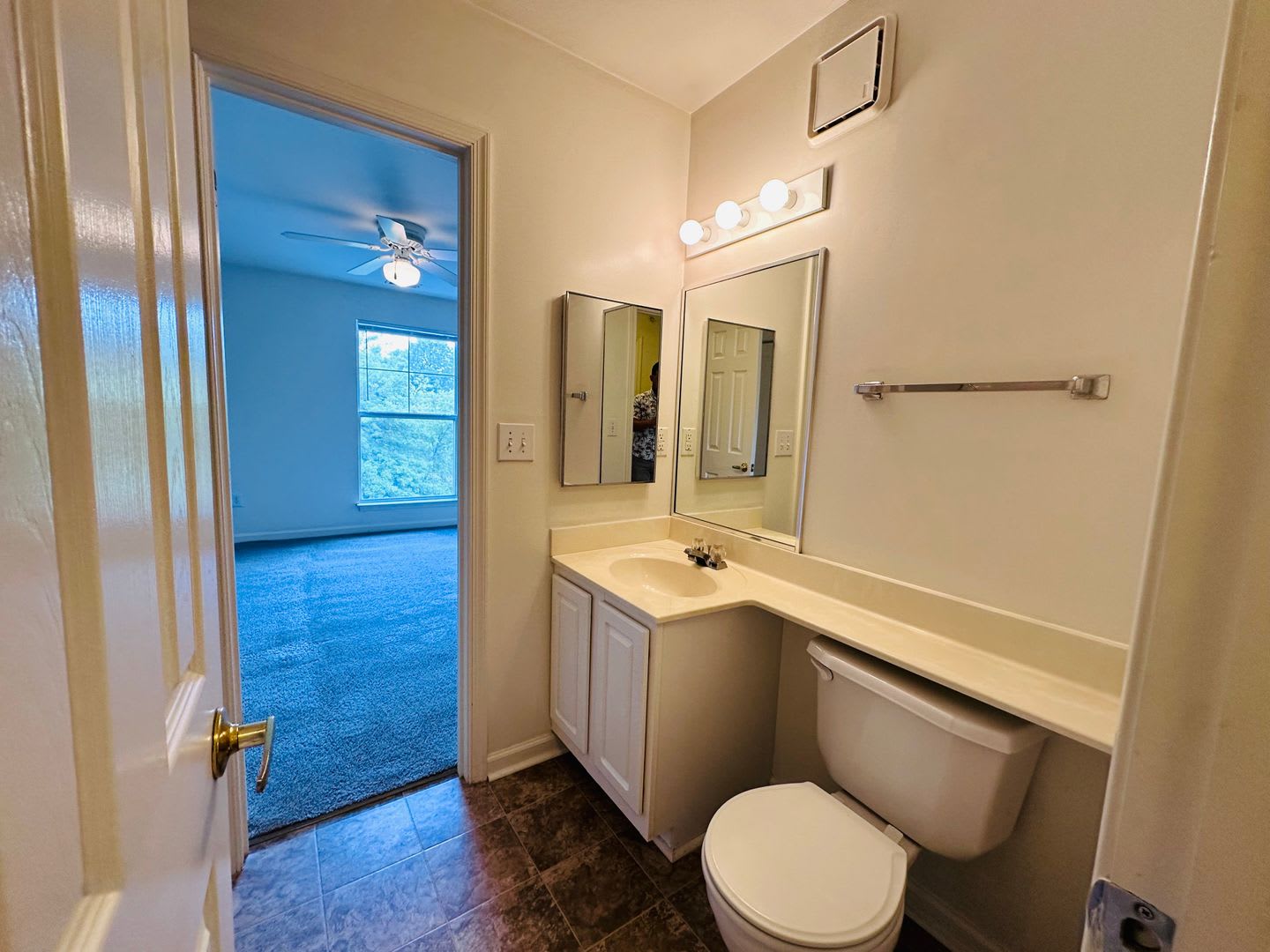 2 Bedroom, 2 Bath Condo – photo 4