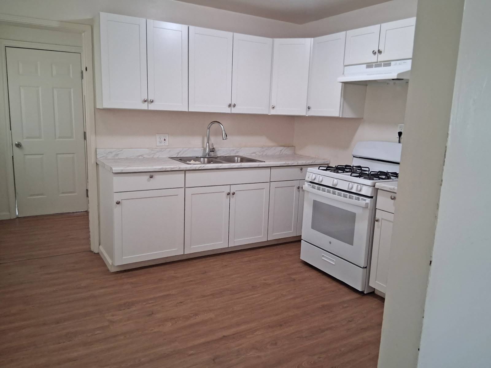 614 Otis Ave – photo 2
