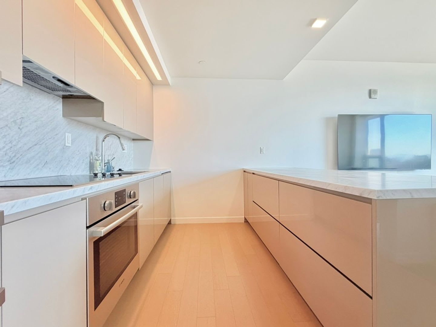 2 Bedroom 2 Bath Highrise – photo 4