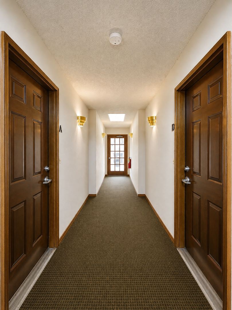 2 Bedroom 1 Bath Court Yard Downtown Close To Msu Drury And Nightlife Small Pets Welcomed Indoor Garage Parking – photo 2