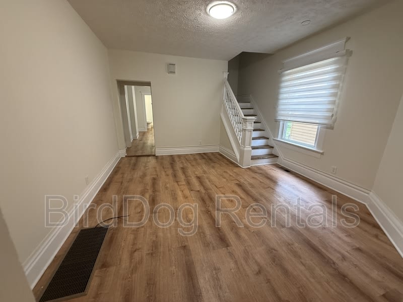 1524 Franklin Avenue – photo 3