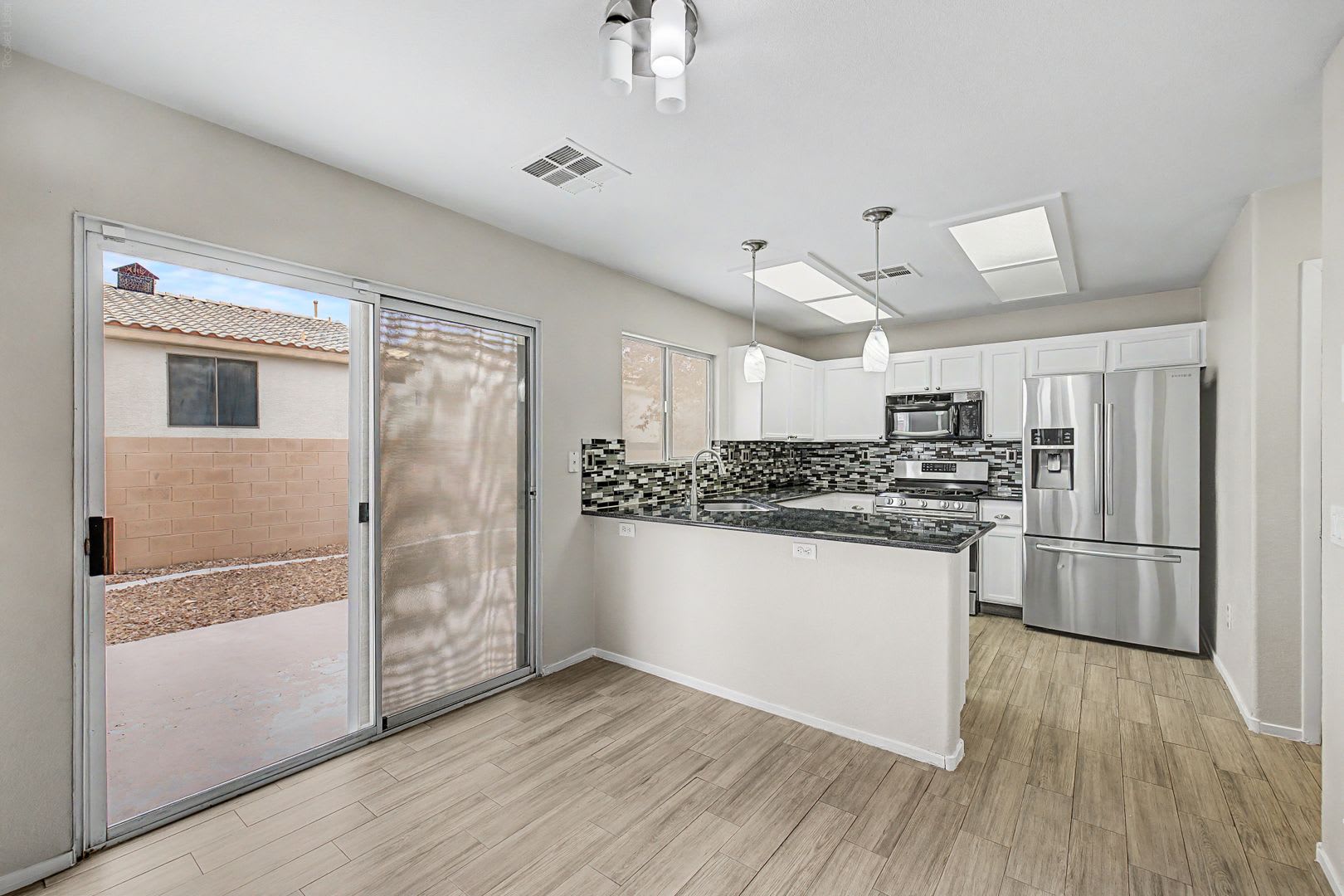 3-Bedroom home in the Northwest near both Air Force bases! – photo 5