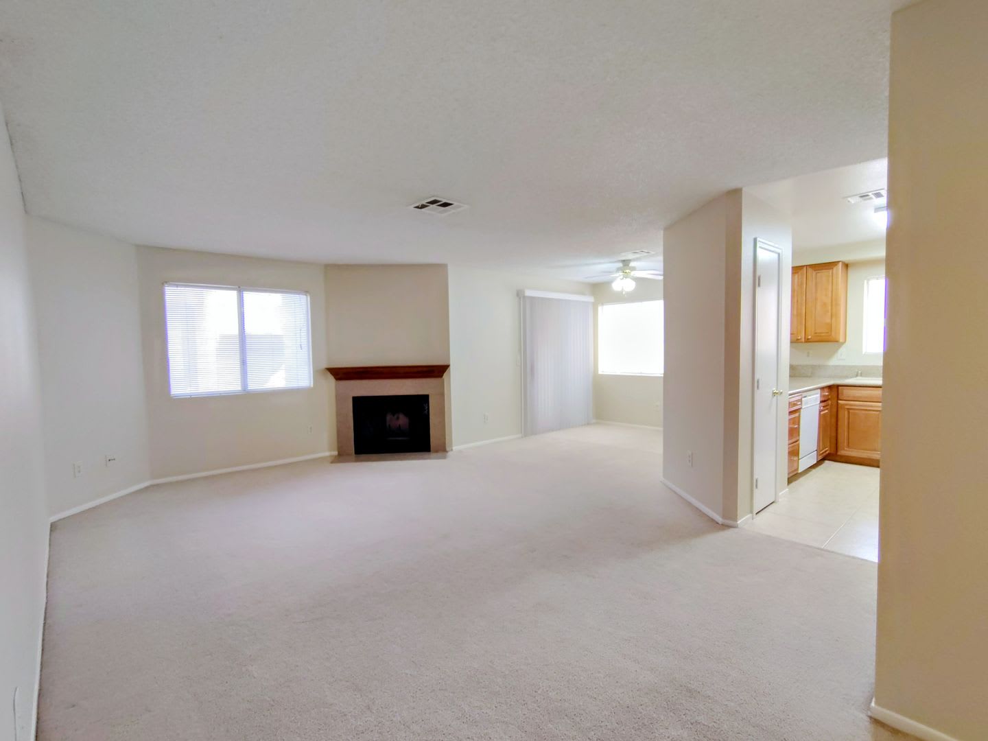 2 Bed/2Bath Condo – photo 2