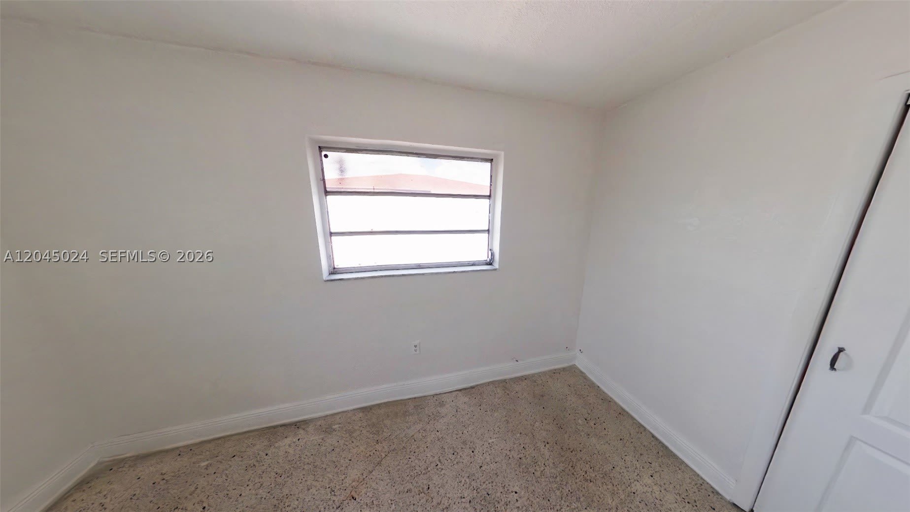 2712 W 10Th Ave – photo 2