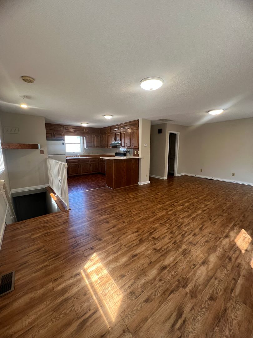 Great Studio Style Home!! Near Downtown! – photo 2