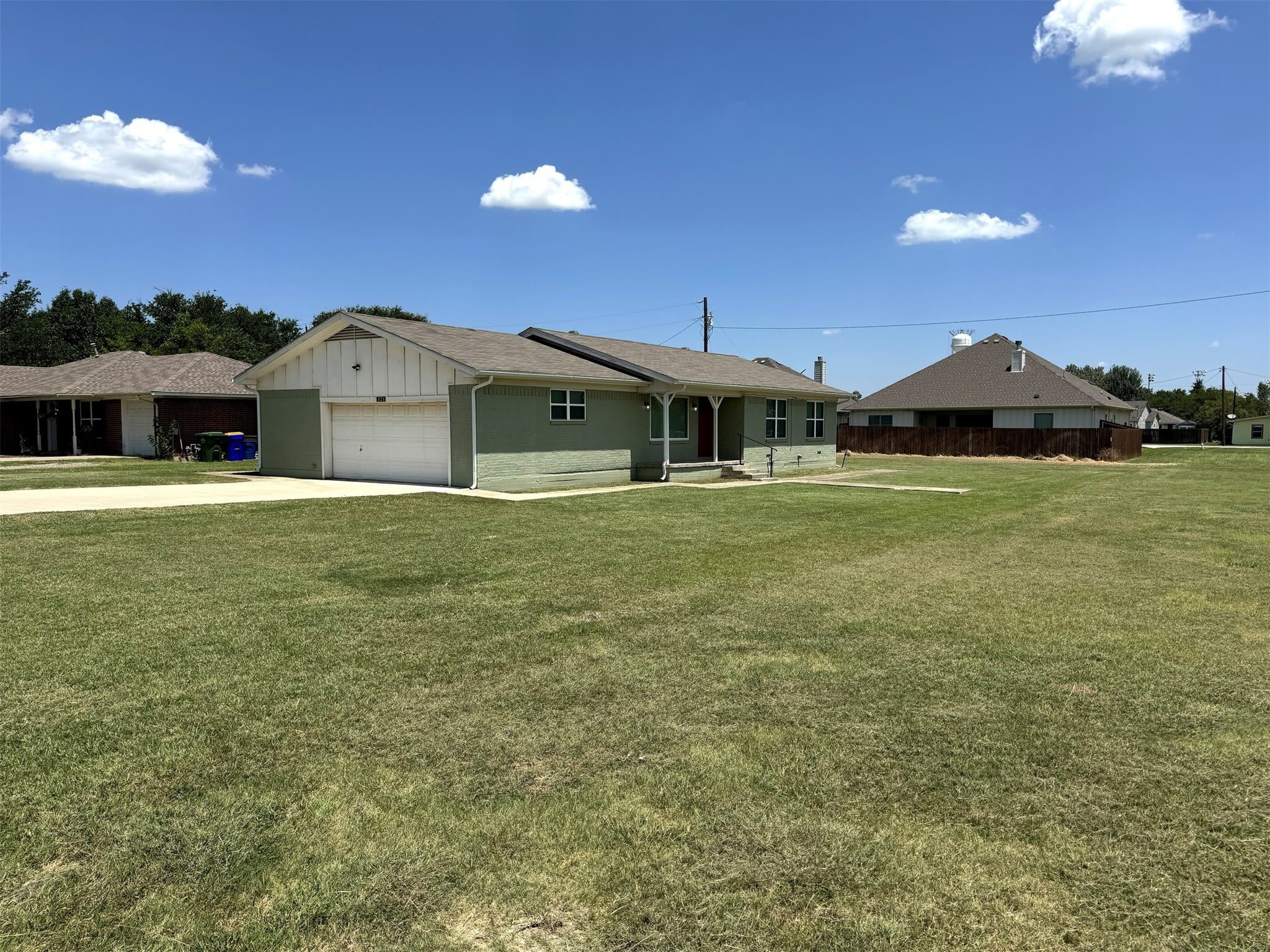 321 E Lake Street – photo 5