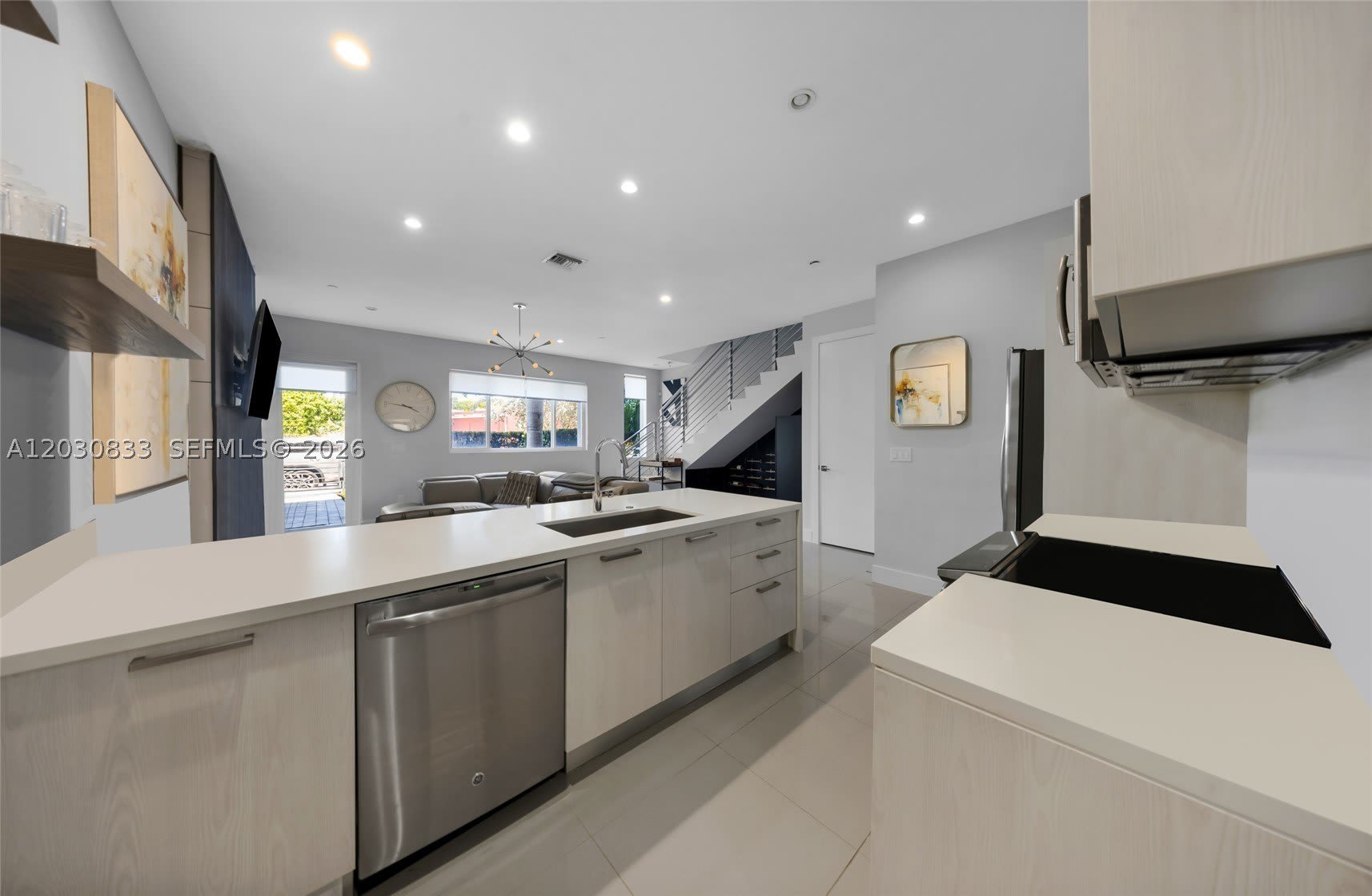 1025 Ne 18Th Ave – photo 5