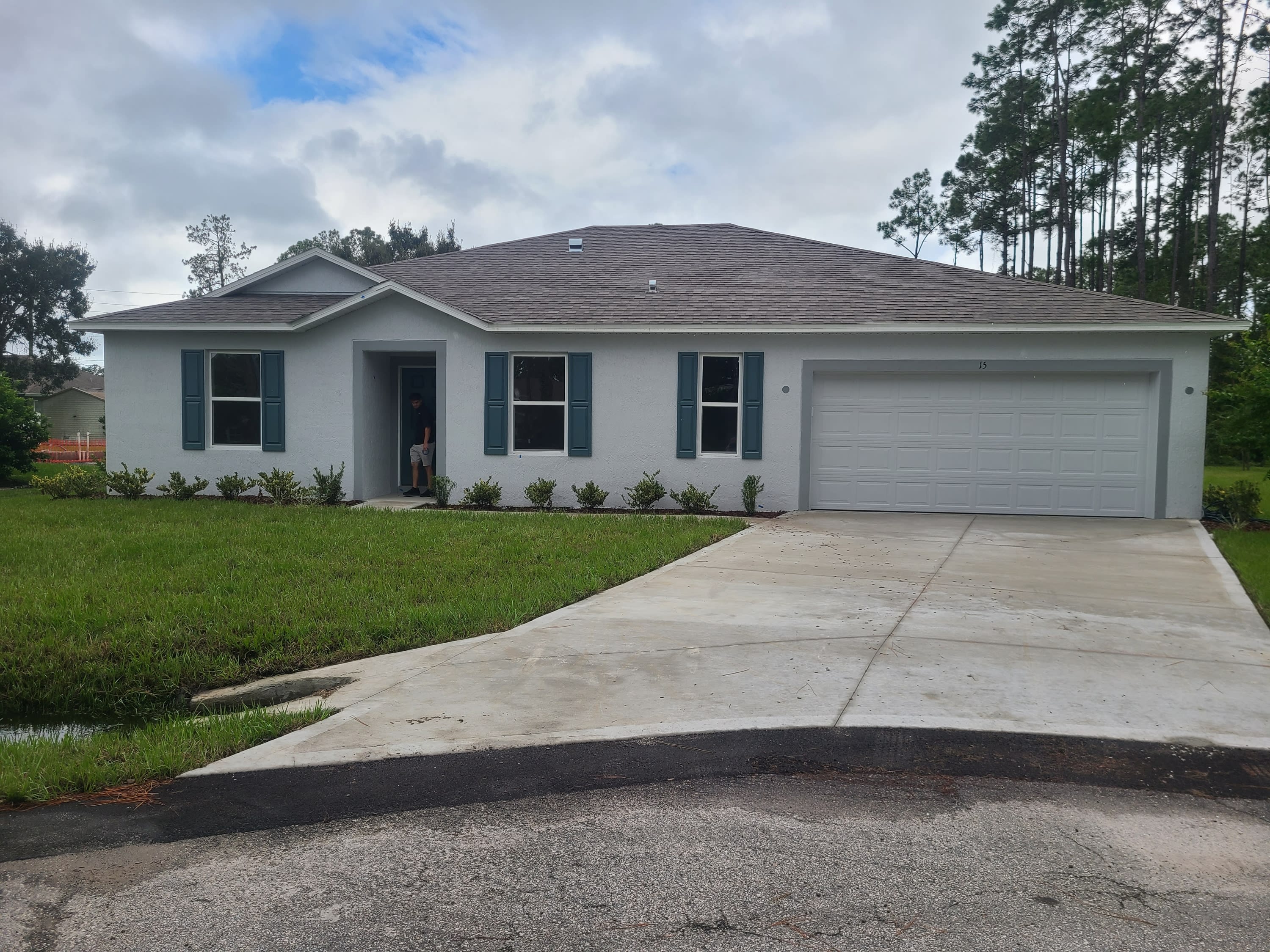 61 Rickenbacker Drive – photo 1