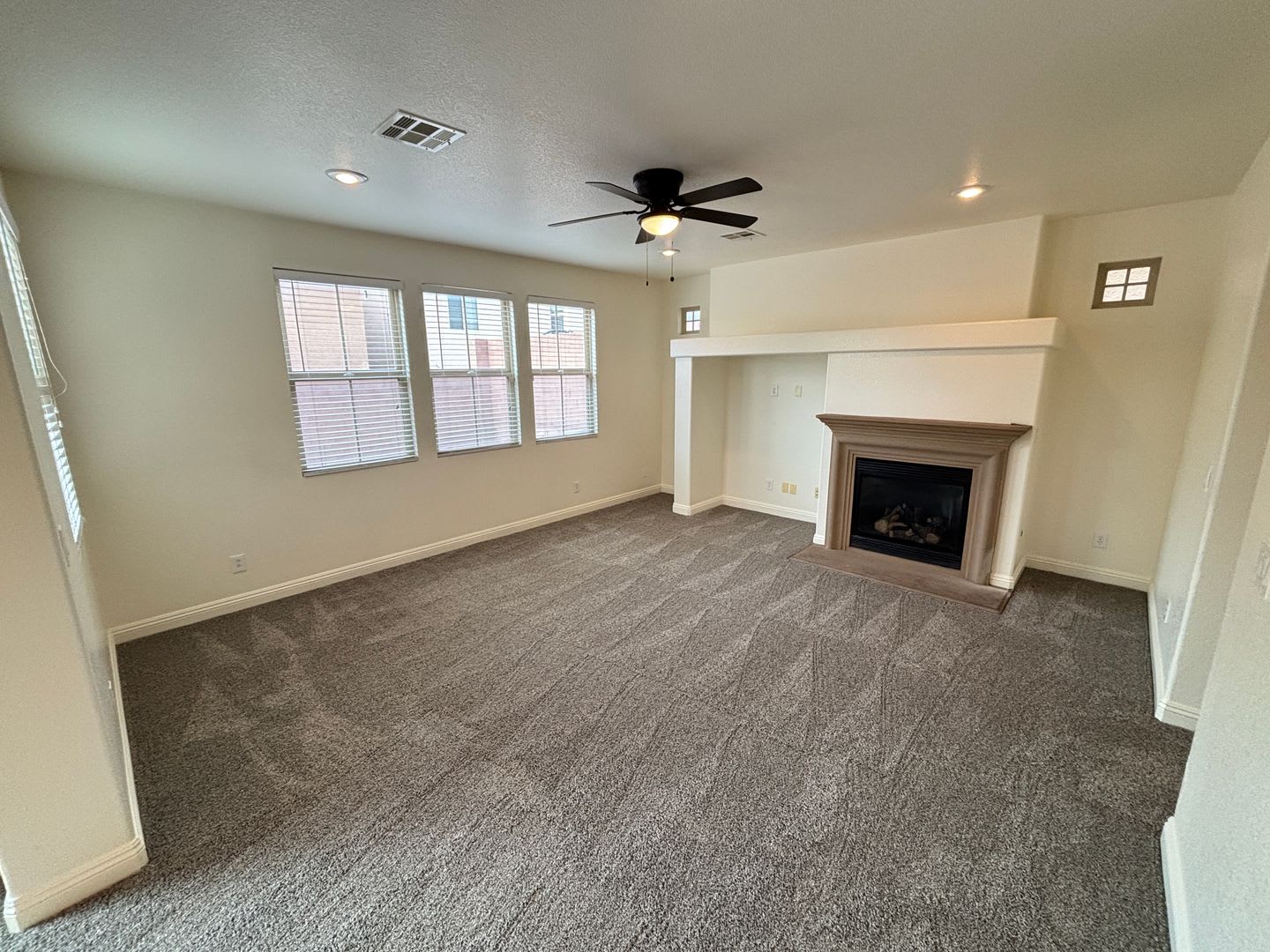 Gorgeous 4Bed 3Bath 2Car Residence Located In The Desirable Providence Community – photo 5