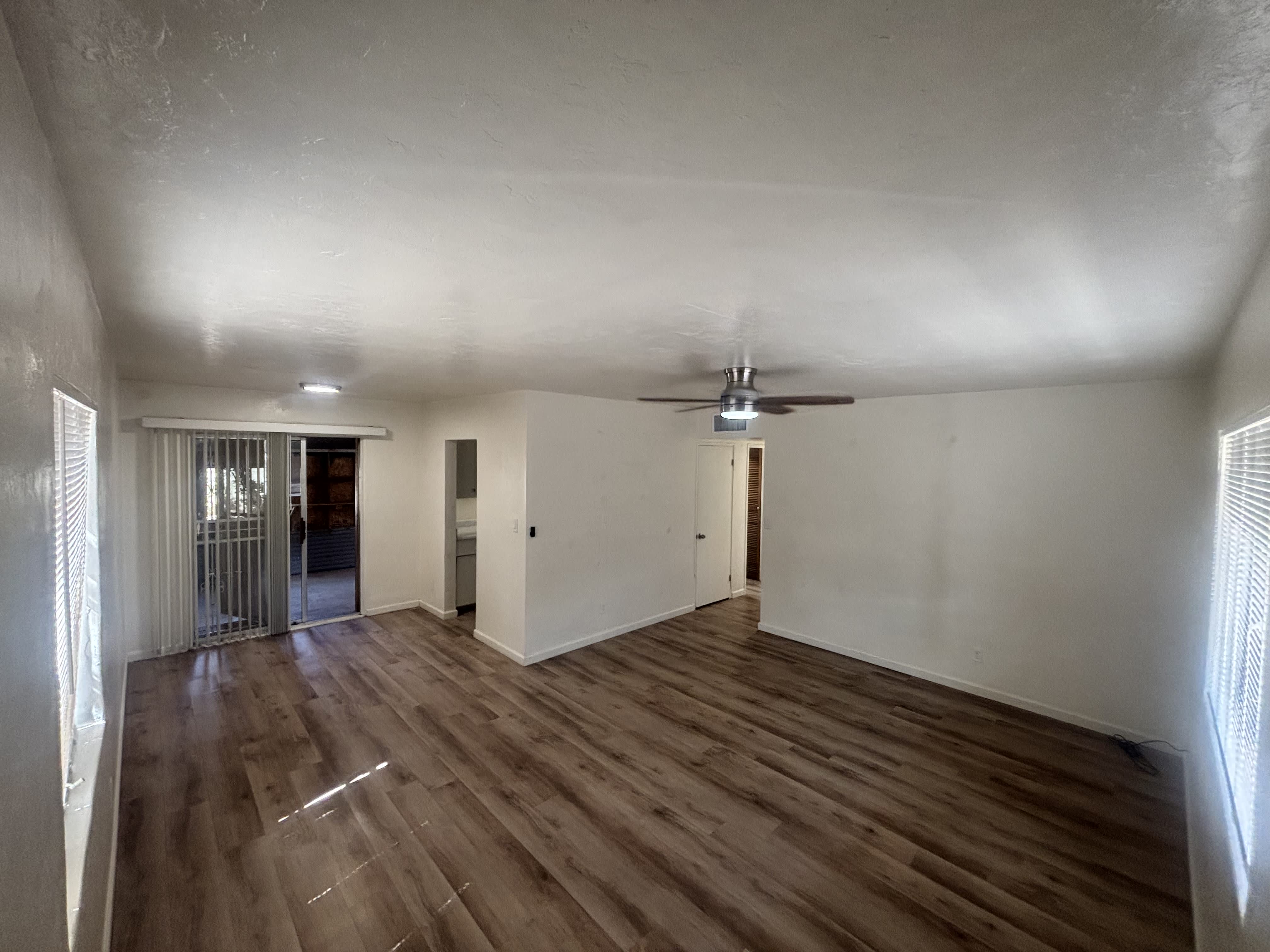 4617 East 18th Street – photo 2