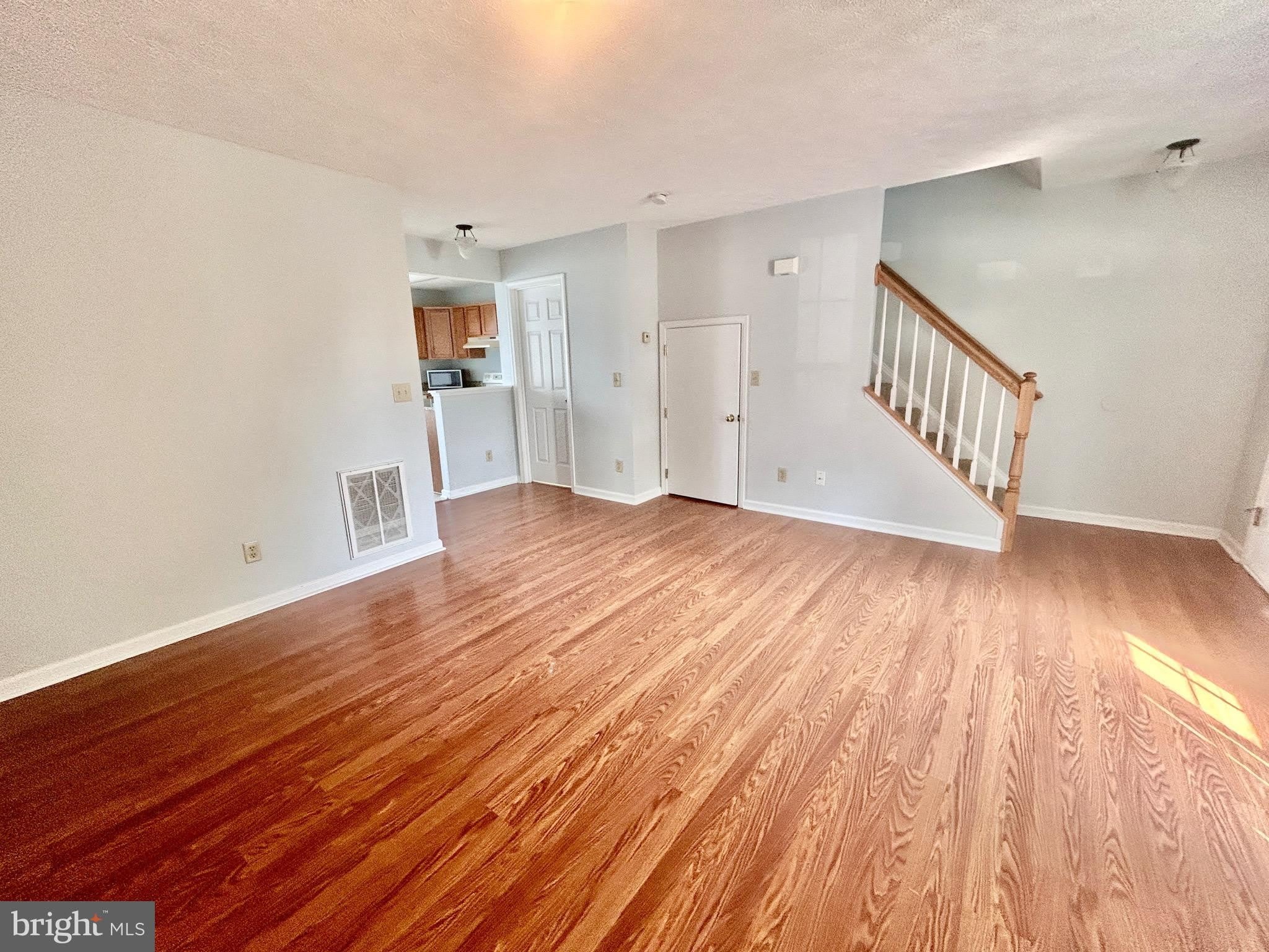127 COPPERFIELD – photo 4