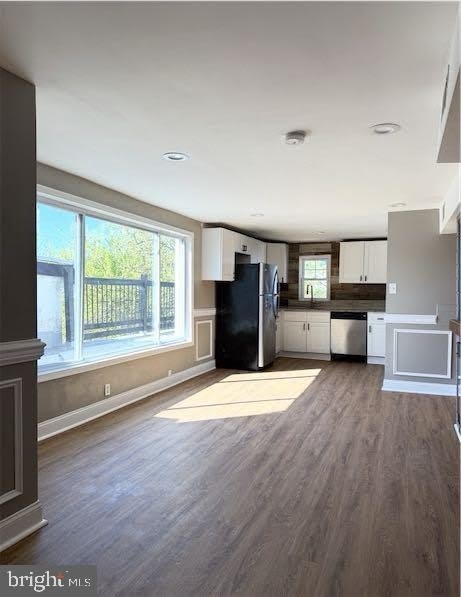 4594 BAKER Street – photo 2