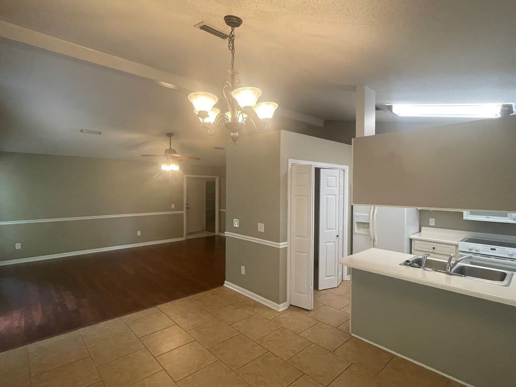 117 Woodleigh Rd. – photo 5