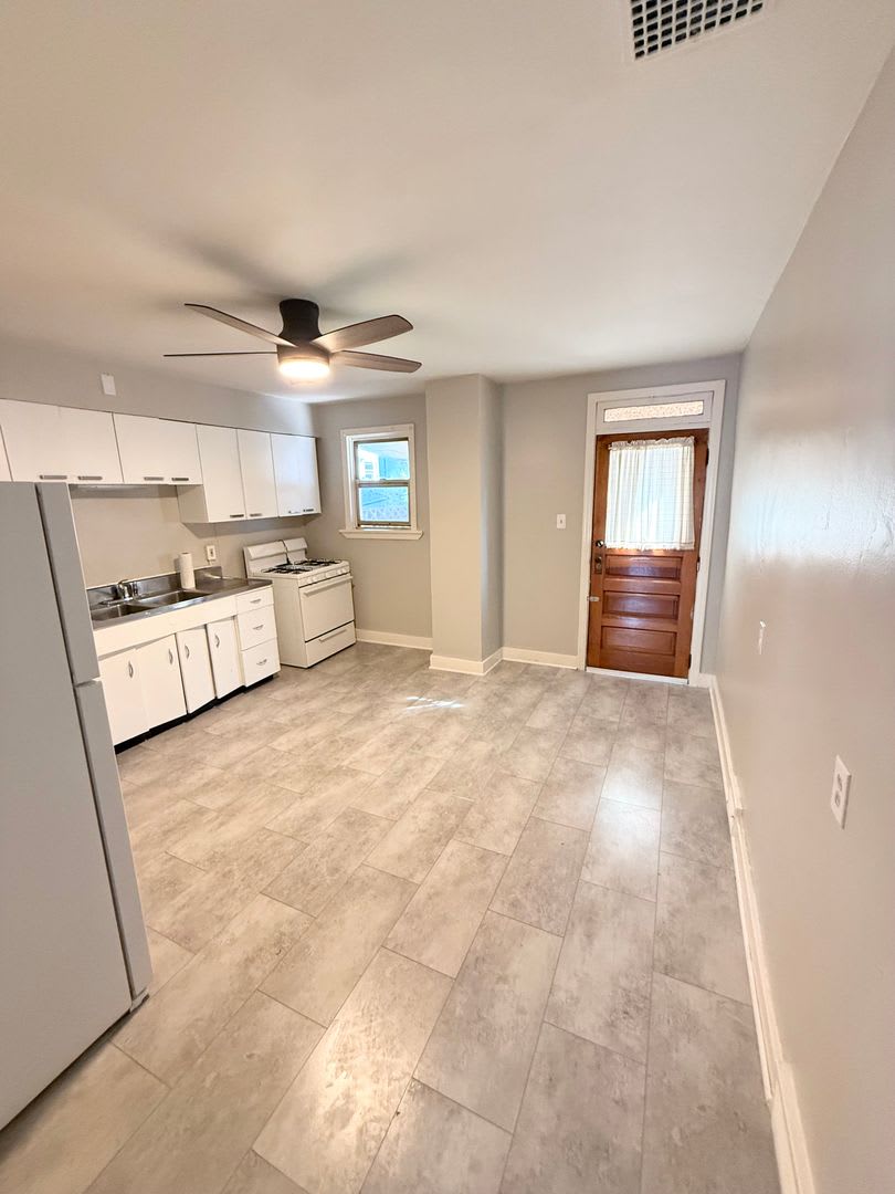 One or 2 bedroom, 1 bathroom home with a den in the heart of Lawrenceville. – photo 5